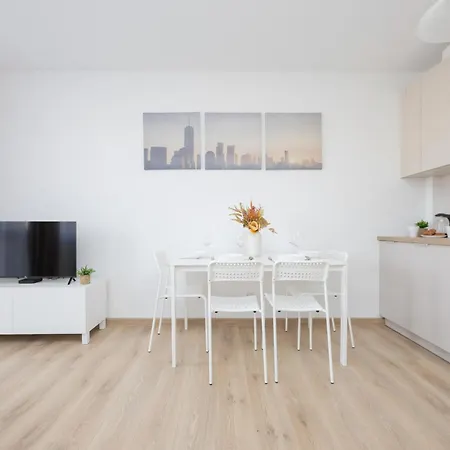 Air Conditioned Apartment In Warsaw With Parking, Desk And Balcony By Noclegi Renters Exterior photo