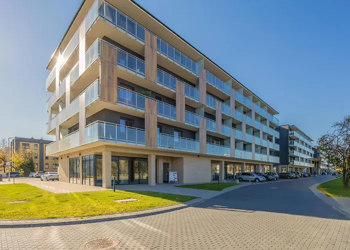 Air Conditioned Apartment In Warsaw With Parking, Desk And Balcony By Noclegi Renters
