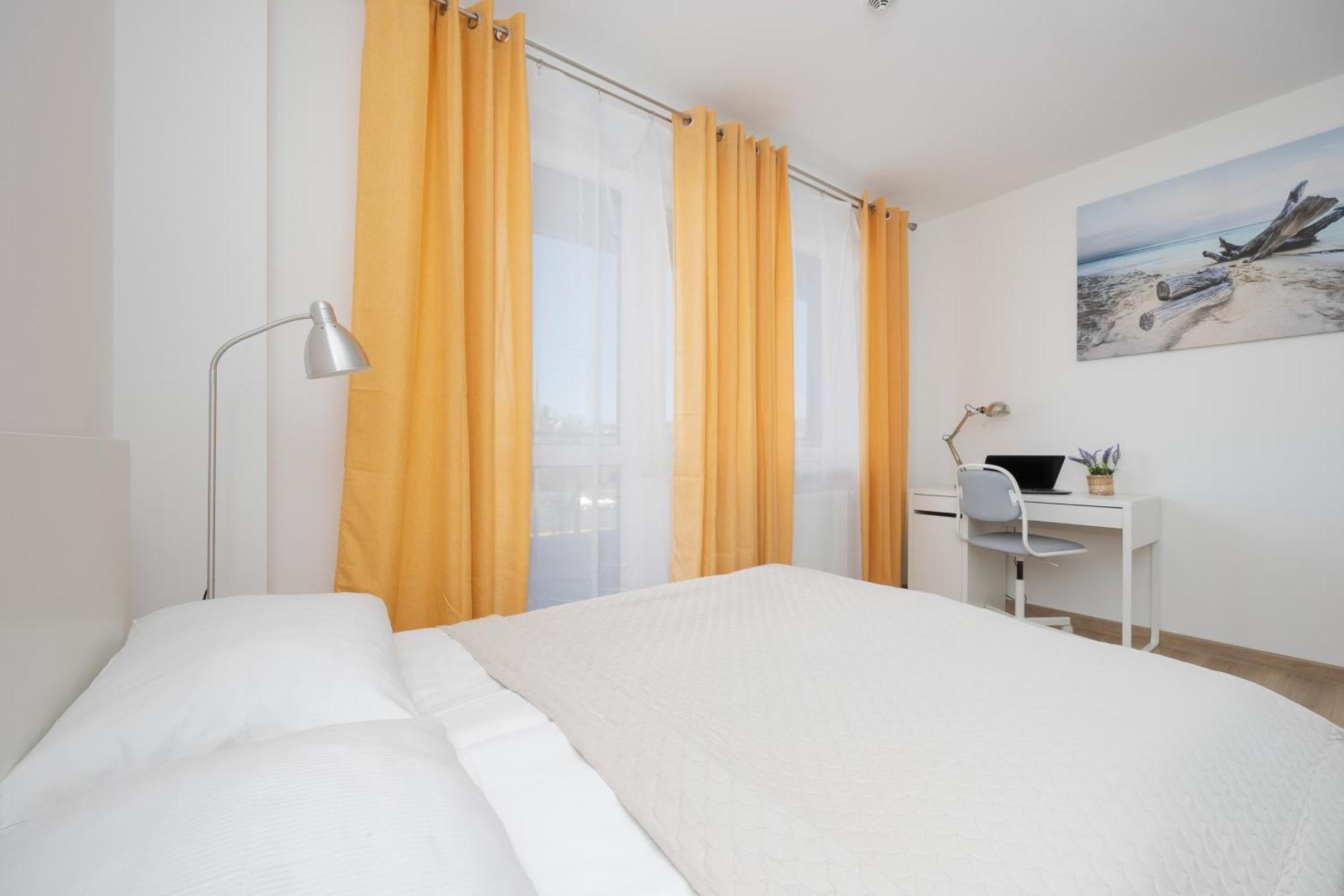 Air Conditioned In With Parking, Desk And Balcony By Renters Warsaw